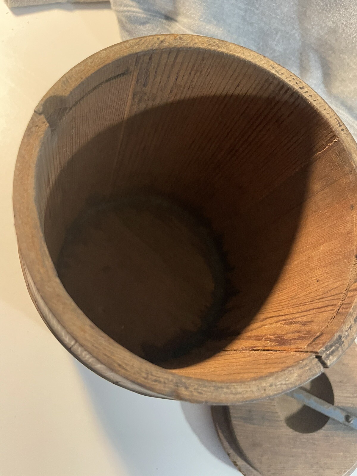 1930s BRIGGS SMOKING TOBACCO BARREL HUMIDOR Wooden Advertising Tobacco Container