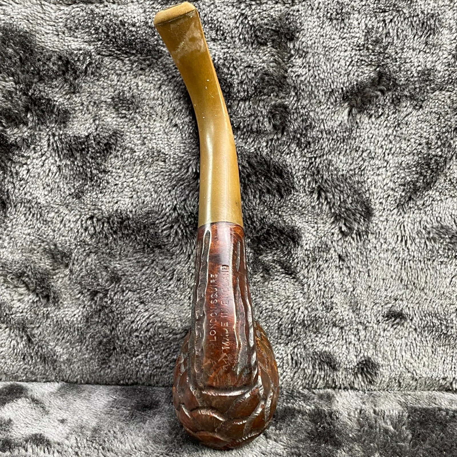 London Squire English Pipe Hand Carved Scale Pinecone Briar Wood