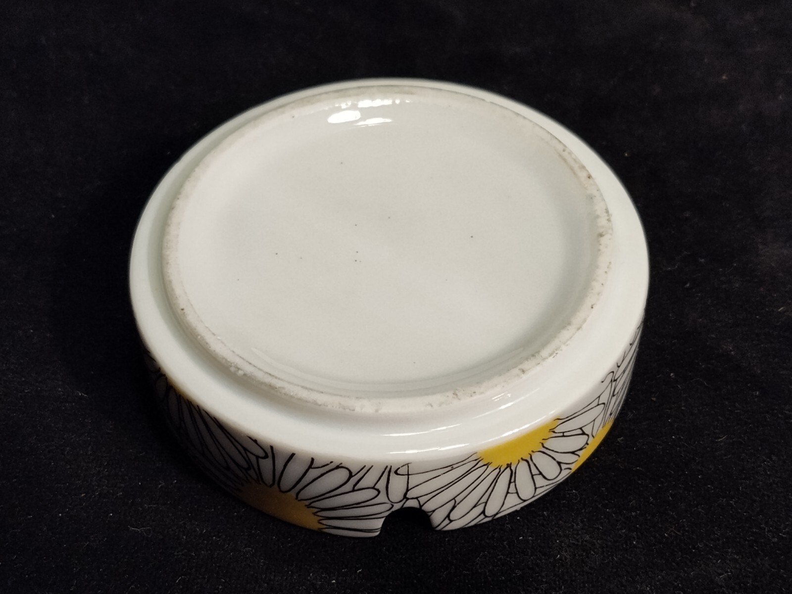 Vintage Flower Daisy Ceramic Ashtray 1970