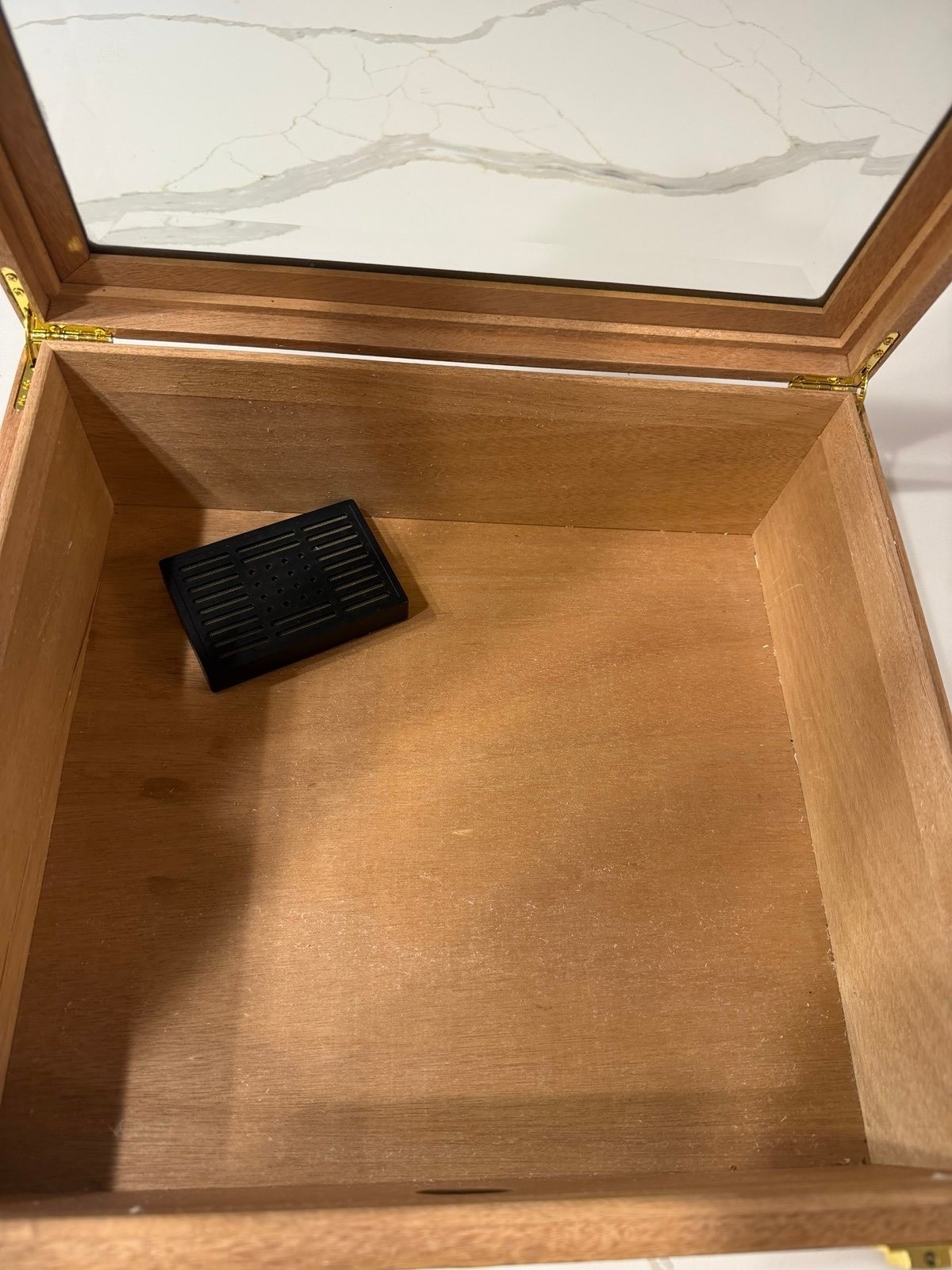 Cigar Humidor Humidifer With Hygrometer in Cedar Lined Wood & Glass Top