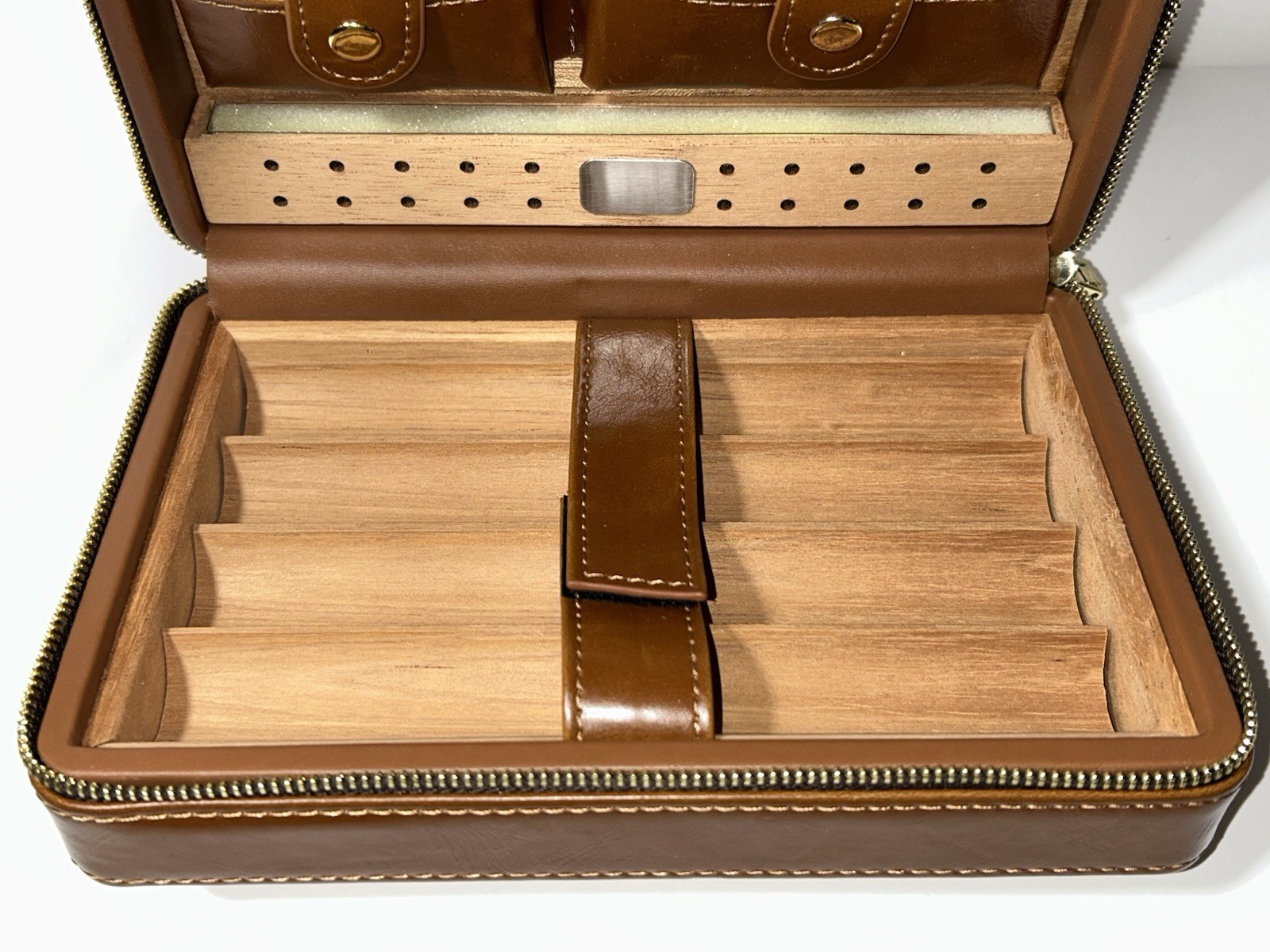 Padded Brown Faux Leather Cigar Humidor Case with Zipper Cedar Interior 4 Cigars