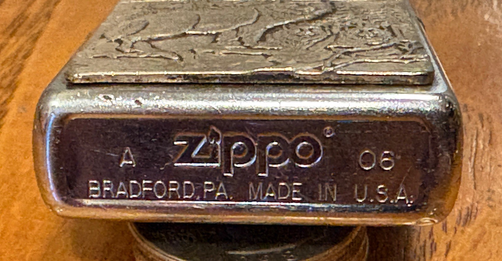 Vtg 2006 Zippo Lighter – 3D Timber Wolf / Pack of Wolves w/ Trees & Full Moon