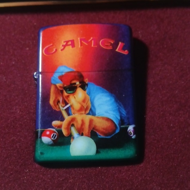 Joe Camel Pool Zippo Lighter in the tin excellent condition