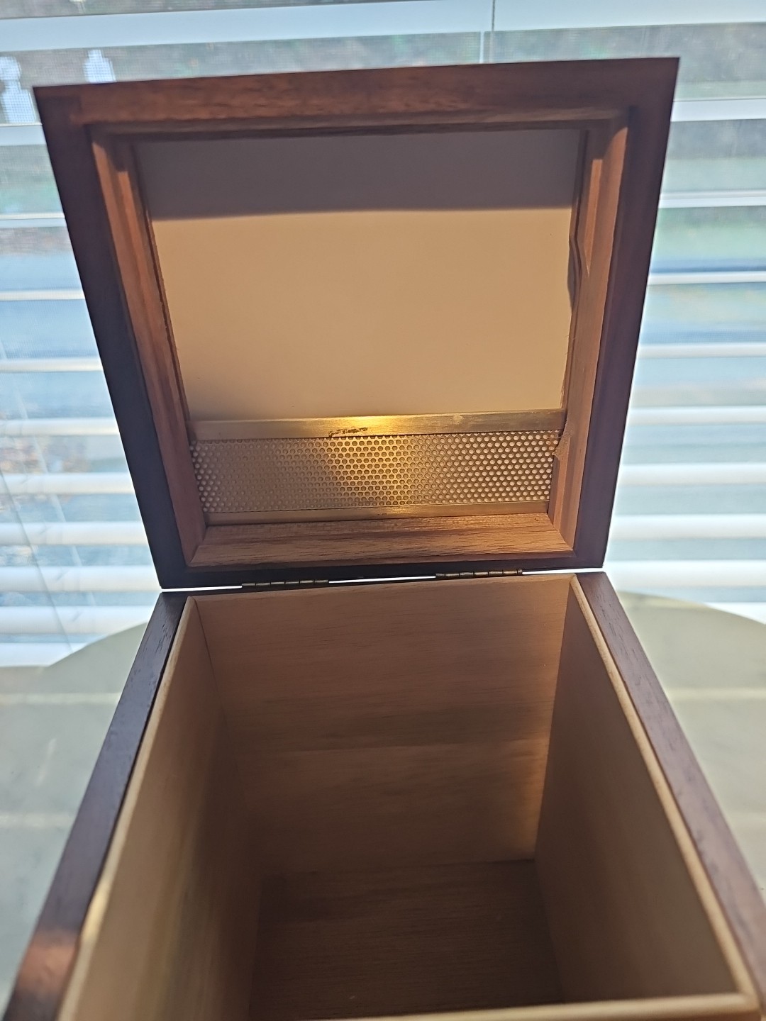 Vintage Decatur Industries DECO USA Walnut Humidor Cigar Box