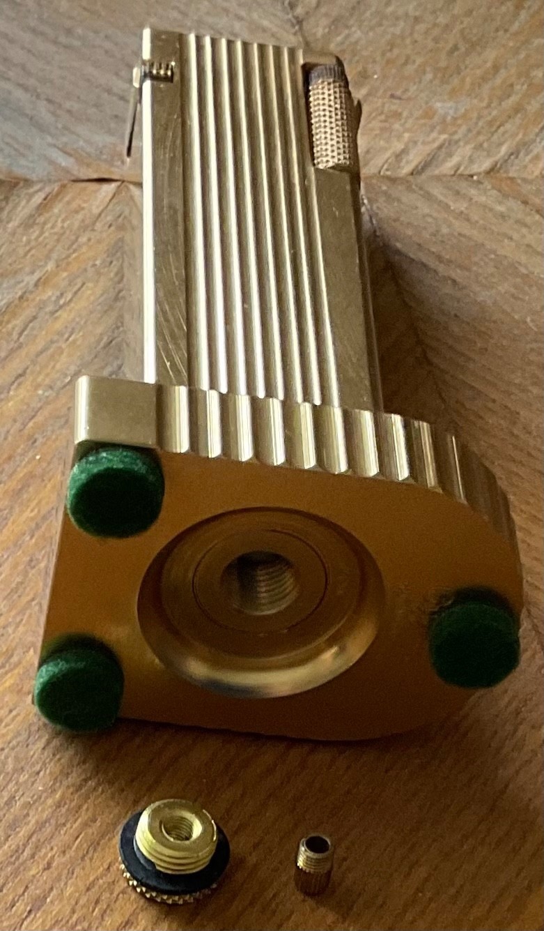 Vintage Clean Golden Cygnus Table Lighter / VG / Works Perfect.