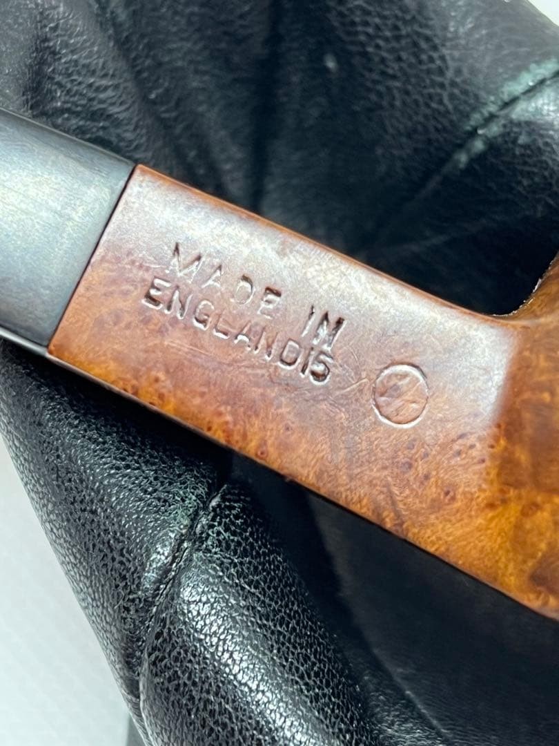 Dunhill BlackBriar 966 1975 pipe Classic mid-1970s luxury smoking accessory