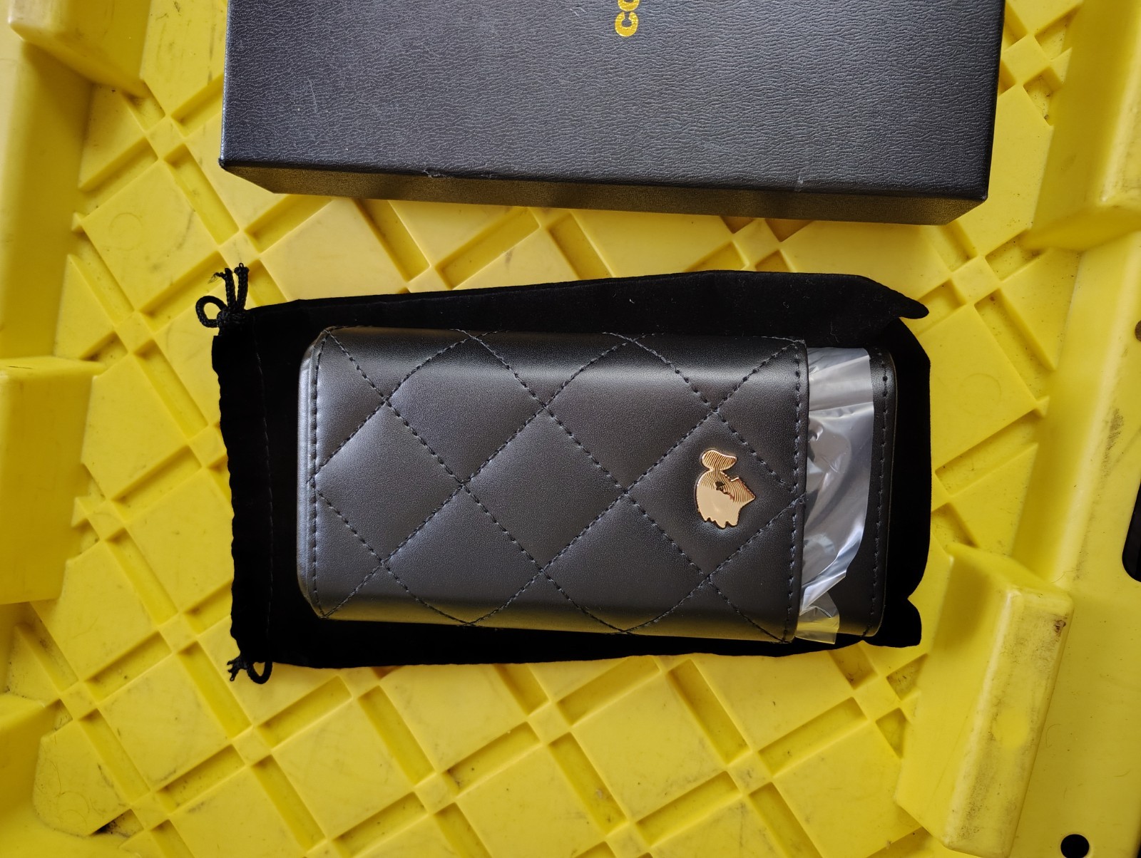COHIBA LEATHER / CEDAR WOOD BLACK CIGAR BOX (HOLDS 3)