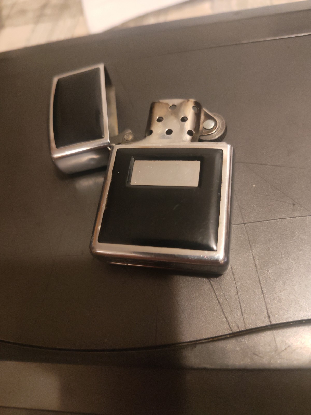 VINTAGE BLACK ULTRALITE ZIPPO LIGHTER Free Shipping