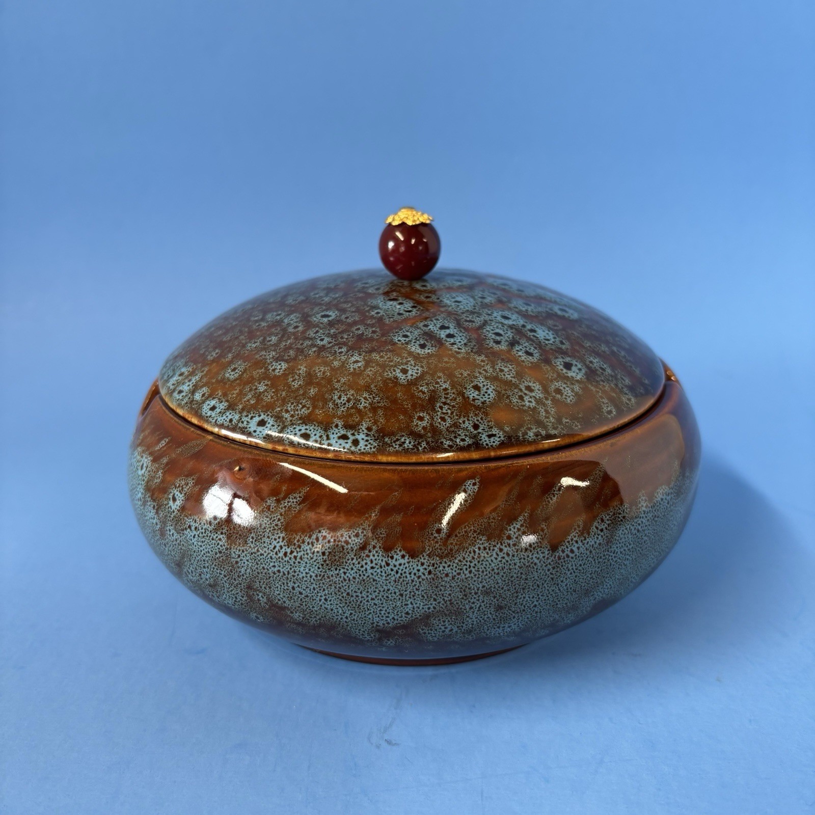 Ceramic Ashtray with Lid 5.7” Windproof Indoor Outdoor New In Box