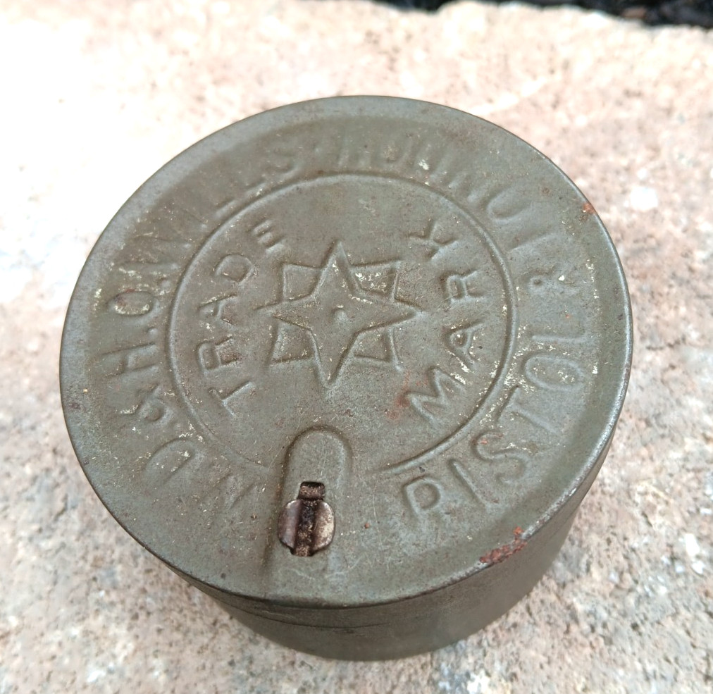 Rare English “Bulwark Cut Plug” W.D & H.O. Willis Bristol & London tobacco tin
