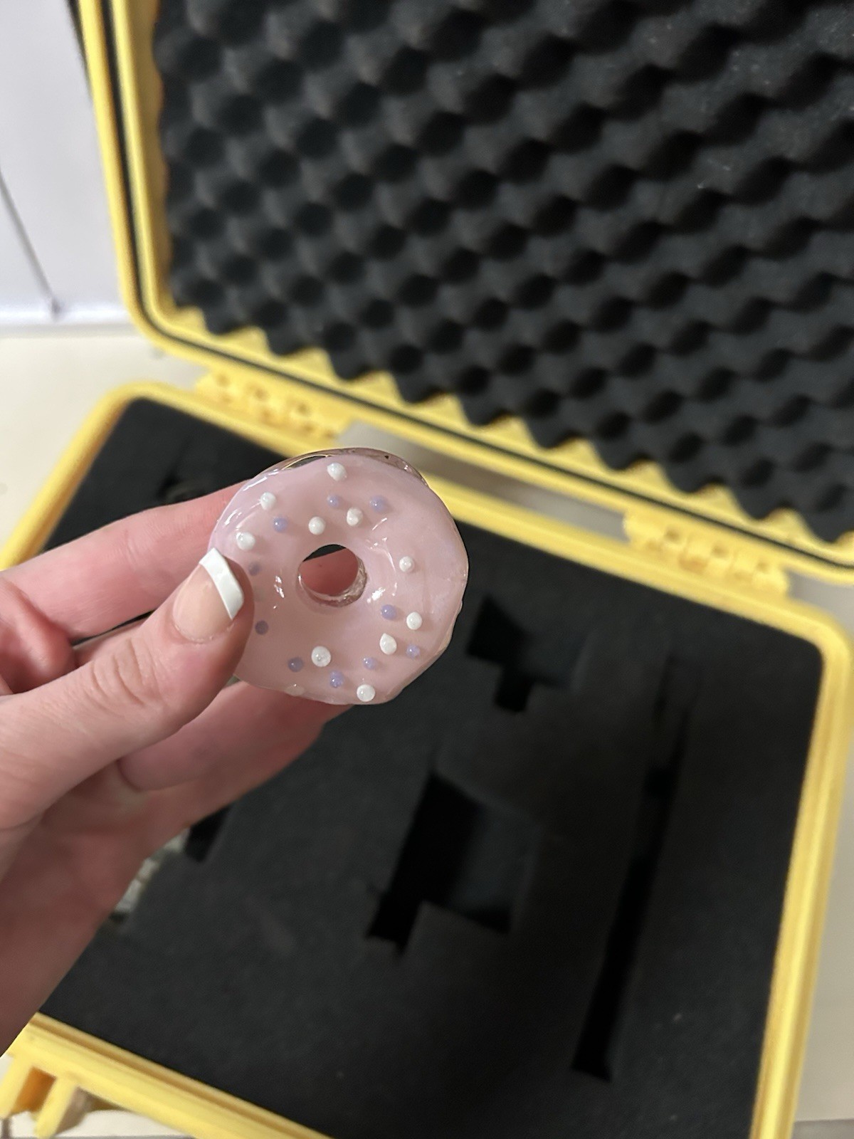 Daisy Motif decorated Glass Rig w a donut shaped glass piece