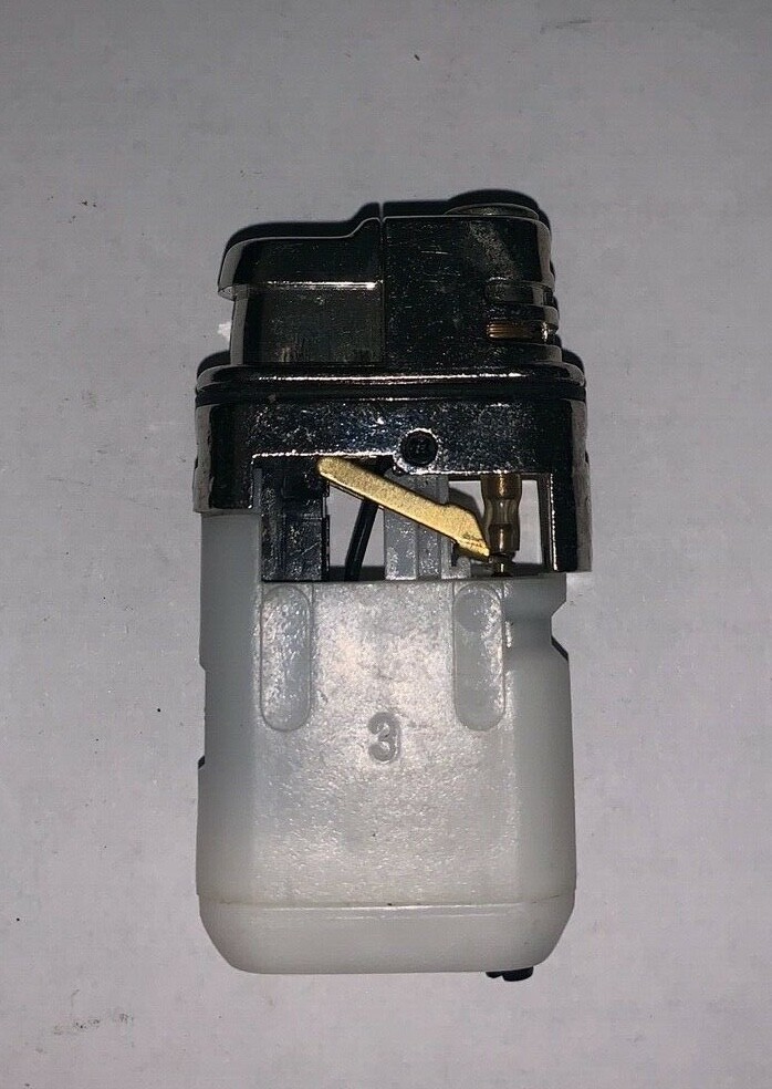 SILVER DETAIL WHITE PUSH DOWN LIGHTER NO BUTANE INCLUDED