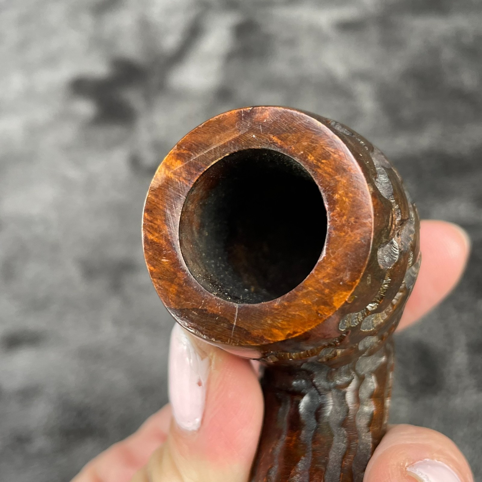 London Squire English Pipe Hand Carved Scale Pinecone Briar Wood