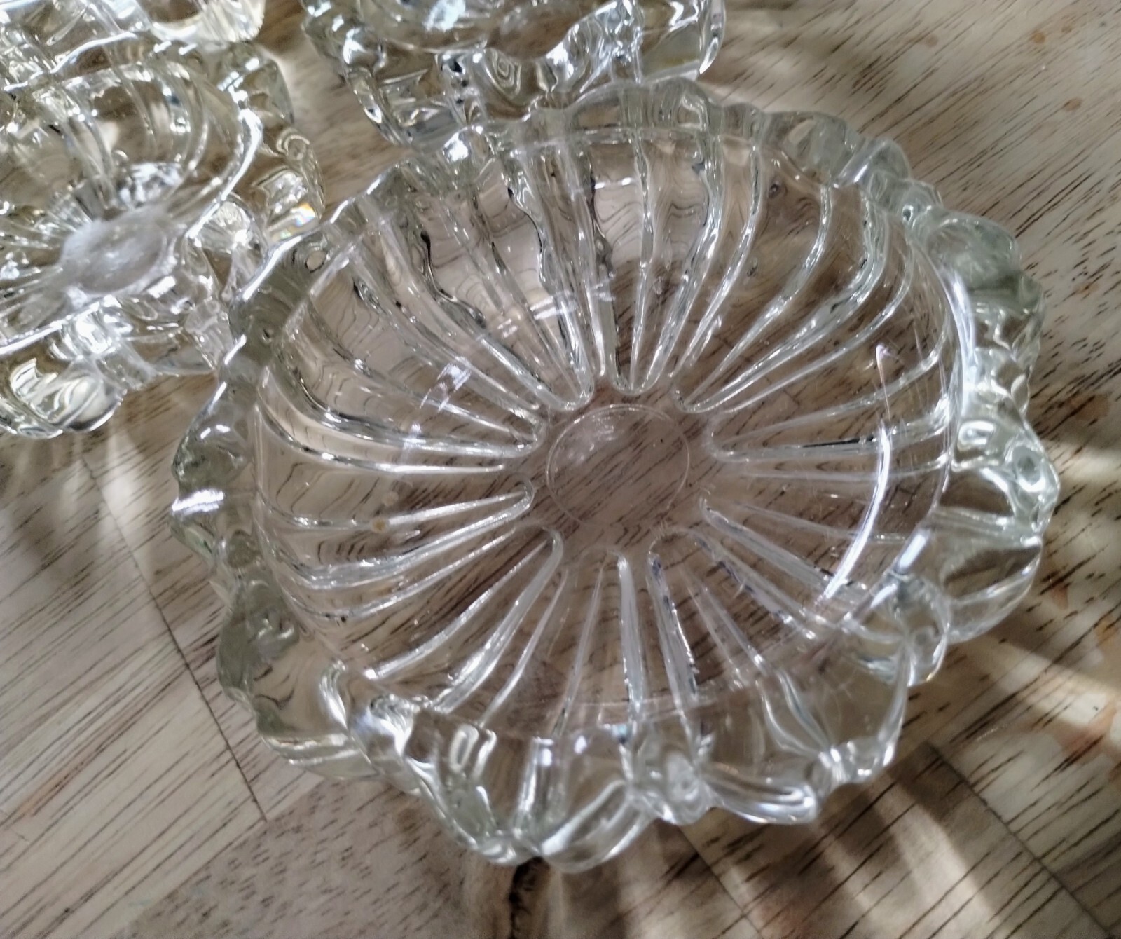 Hazel Atlas Nesting Ashtrays Clear Pressed Glass Round Fluted Flower Daisy MCM 4