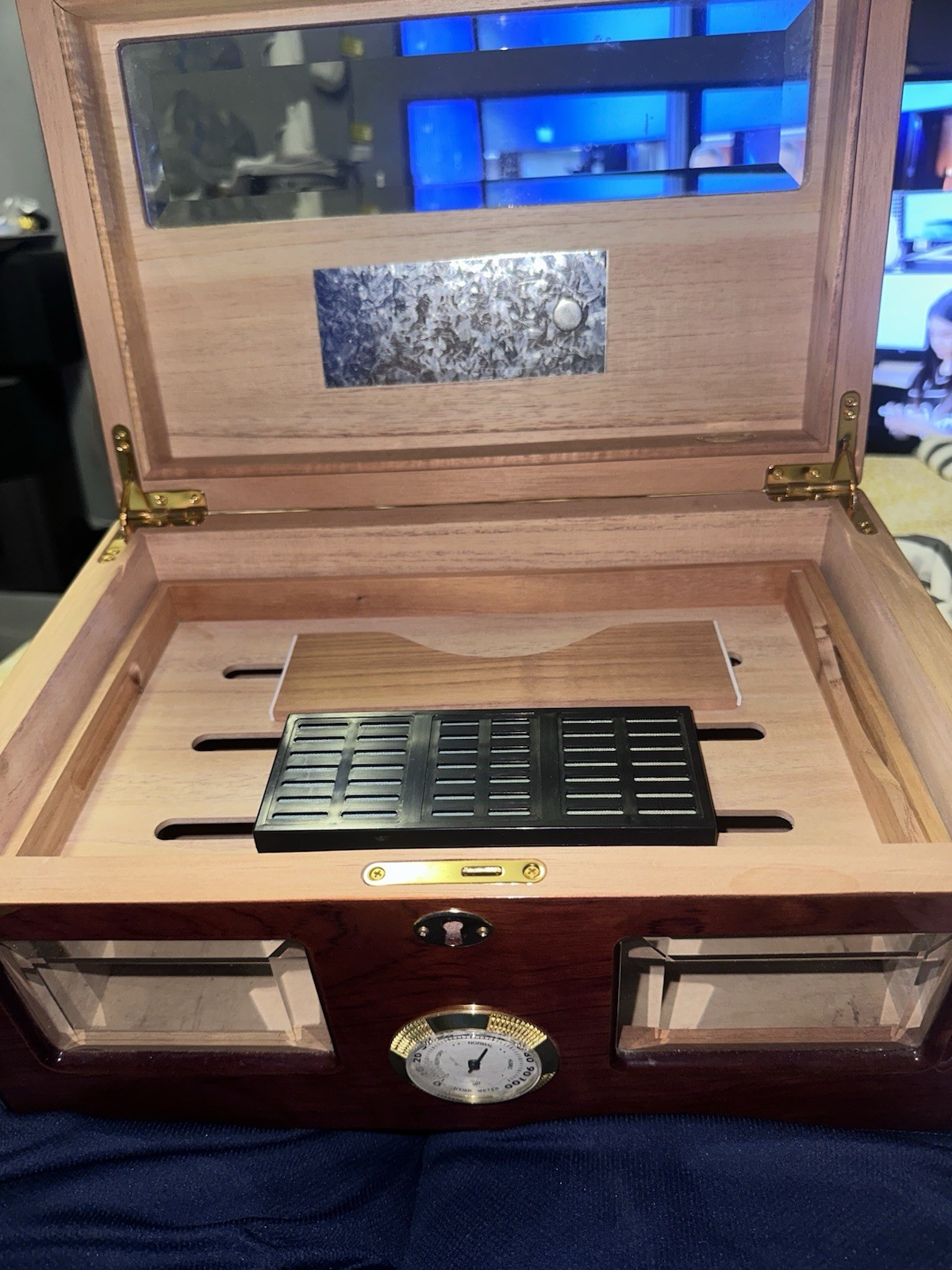 Cuban Crafters Cigar Humidor ￼