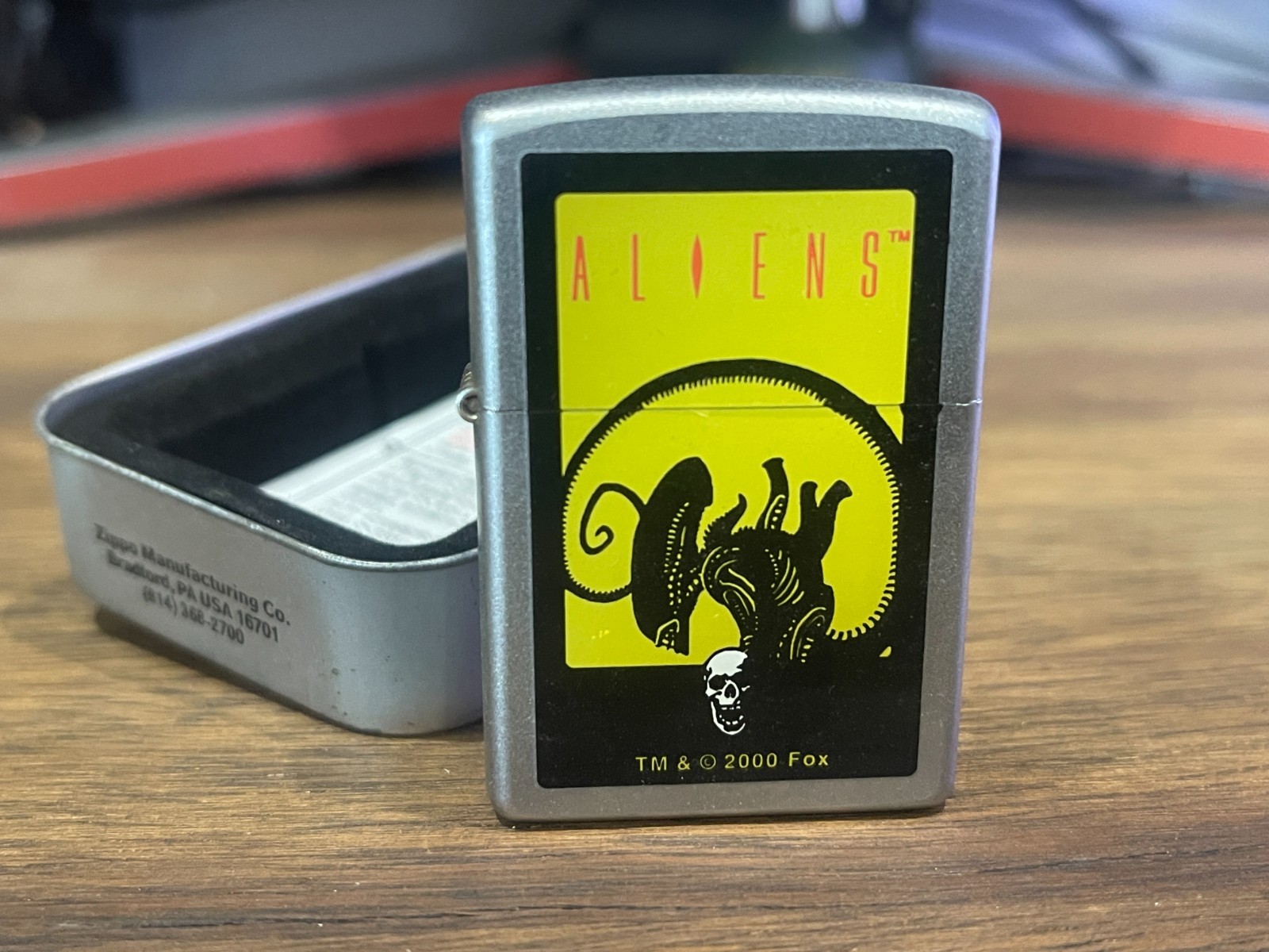 Zippo Dark Horse Comics Aliens Lighter Sealed (Rare)
