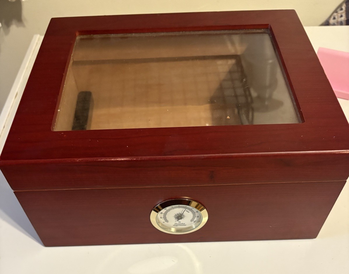 Cherry Wood Glass Top Cigar Humidor w/ Sure Seal Lid – Cedar Lined CB5