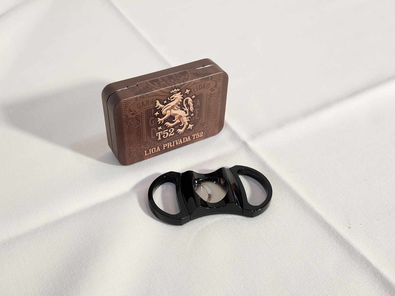NEW Drew Estate Liga Privada T-52 Cigar Rest/Cutter in Metal Box