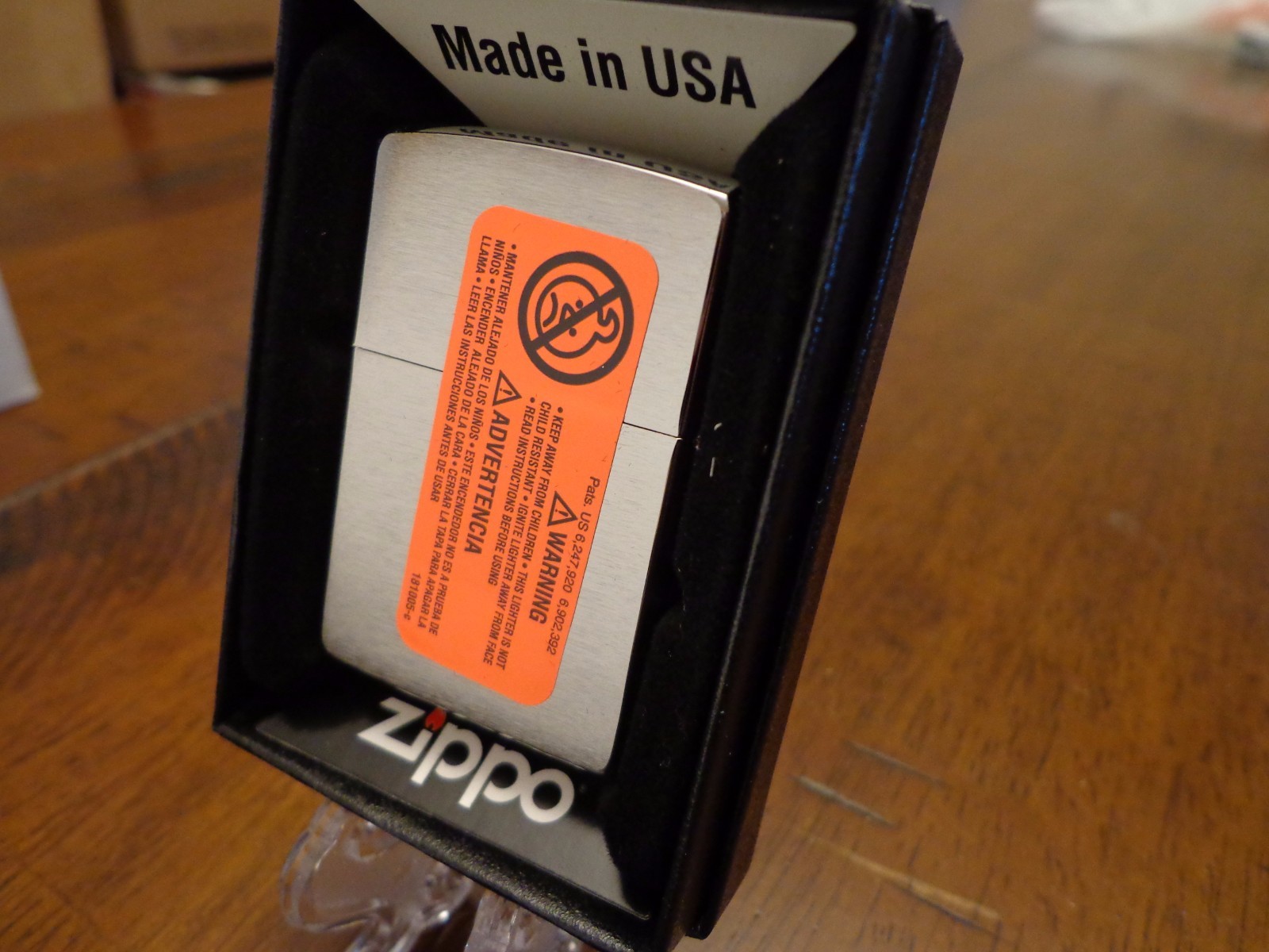 RAINBOW TROUT JUMPING OUT OF WATER FLY FISHING ZIPPO LIGHTER MINT IN BOX
