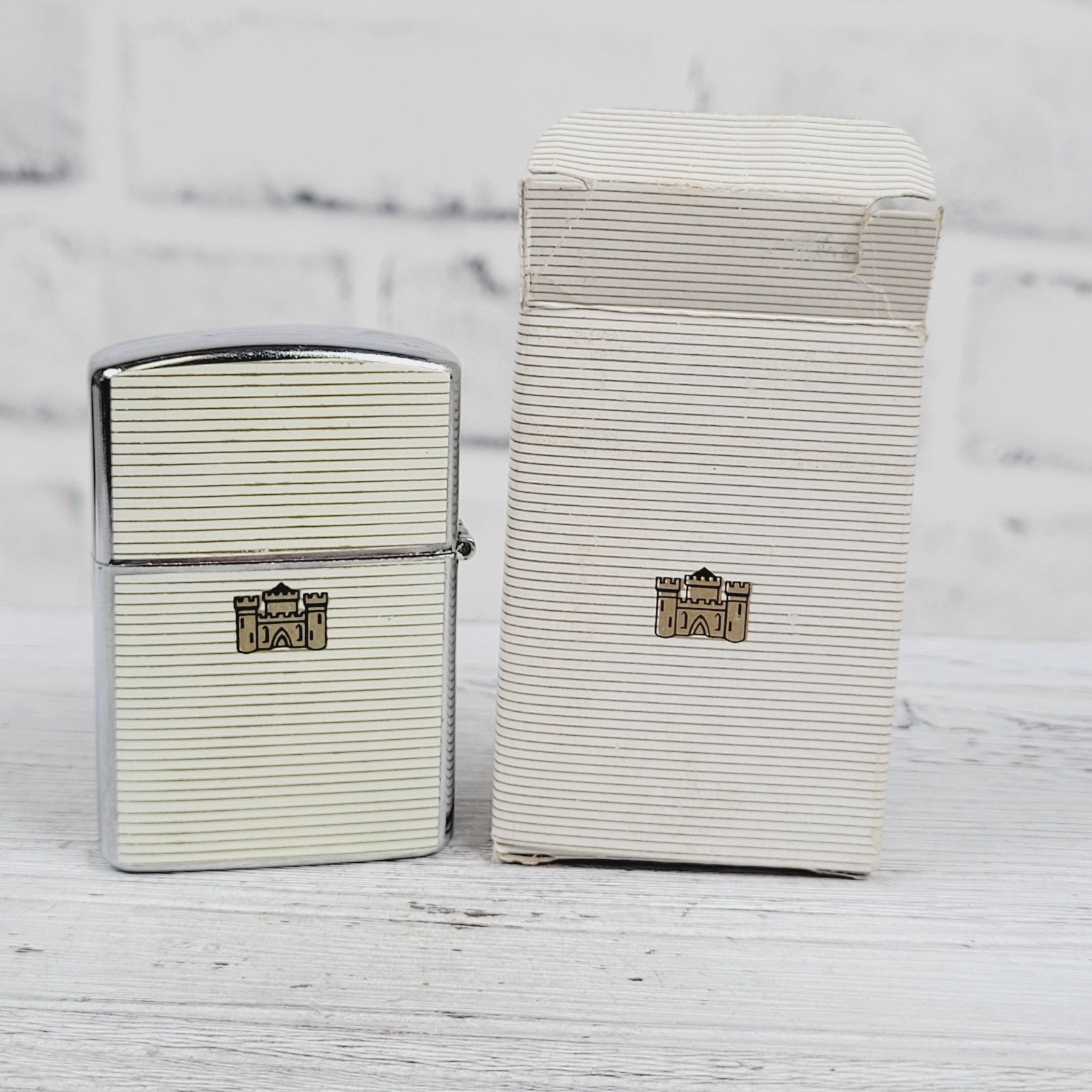VINTAGE HADSON CASTLE LIGHTER MINT IN BOX REUSEABLE ICONIC ESTATE FIND!