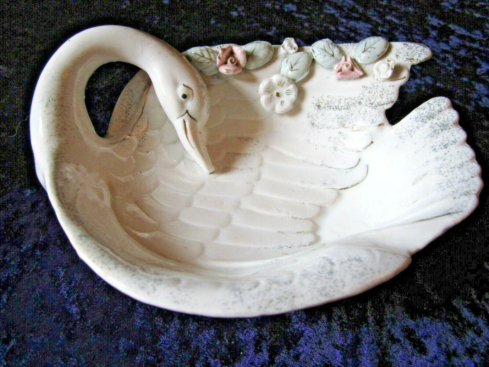 VINTAGE SWAN GOOSE CIGAR ASHTRAY/ TRINKET/SOAP DISH PORCELAIN MID CENTURY