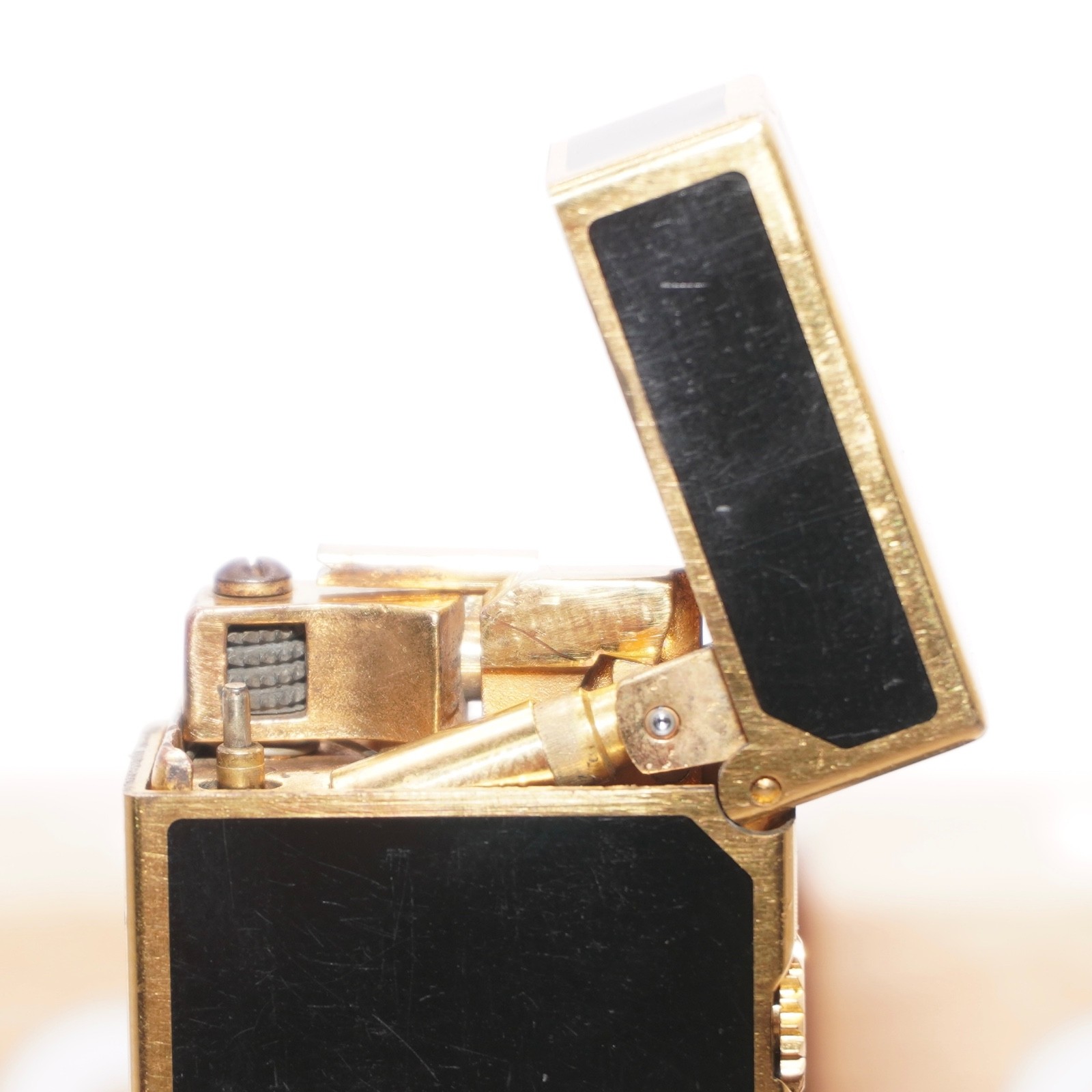 With D Mark Dunhill Lighter Gold/Black_Ultrasonically Cleaned_WORKING_B