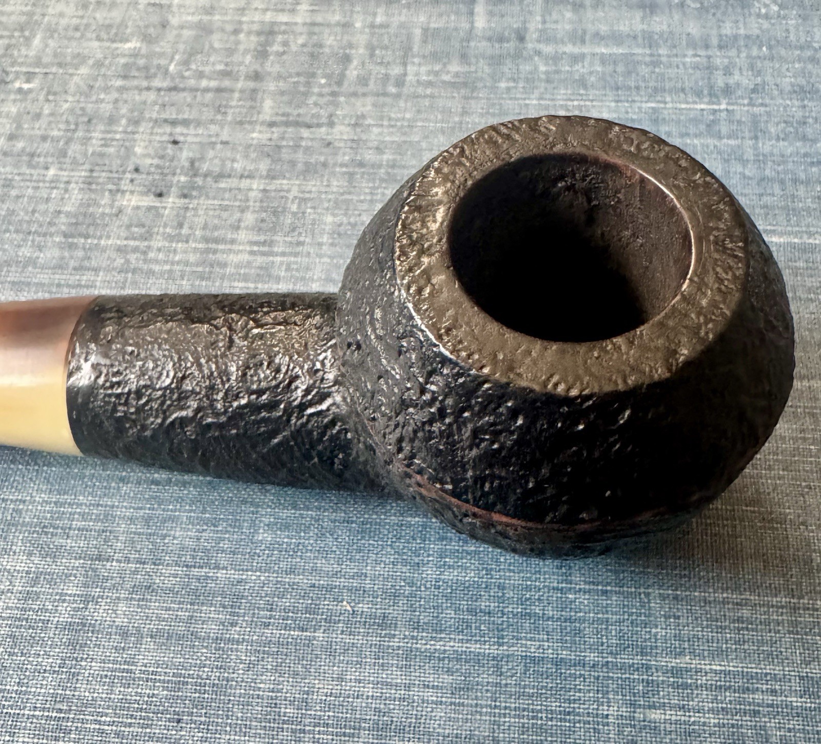 Ropp Vintage Stout Sandblasted Rhodesian Estate Pipe in Brown – Horn Stem – Nice
