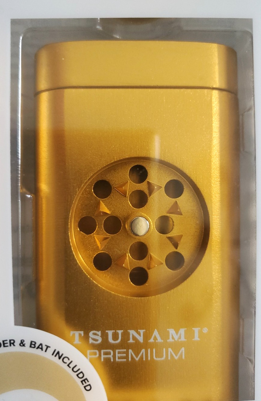 TSUNAMI PREMIUM MAGNETIC DUGOUT GRINDER *USA* GOLD