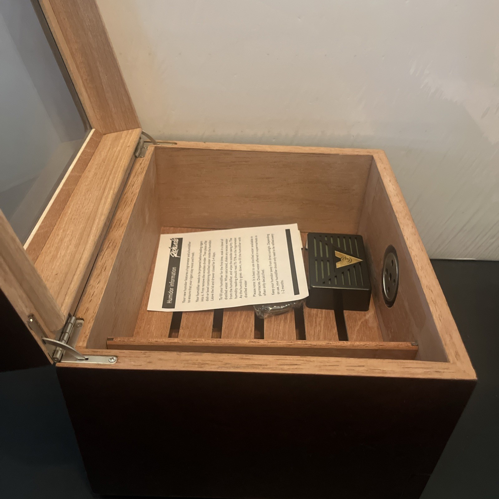Wood Humidor Cigar Box Glass Top Hygrometer Desktop w/ Drawer Storage Richard’s