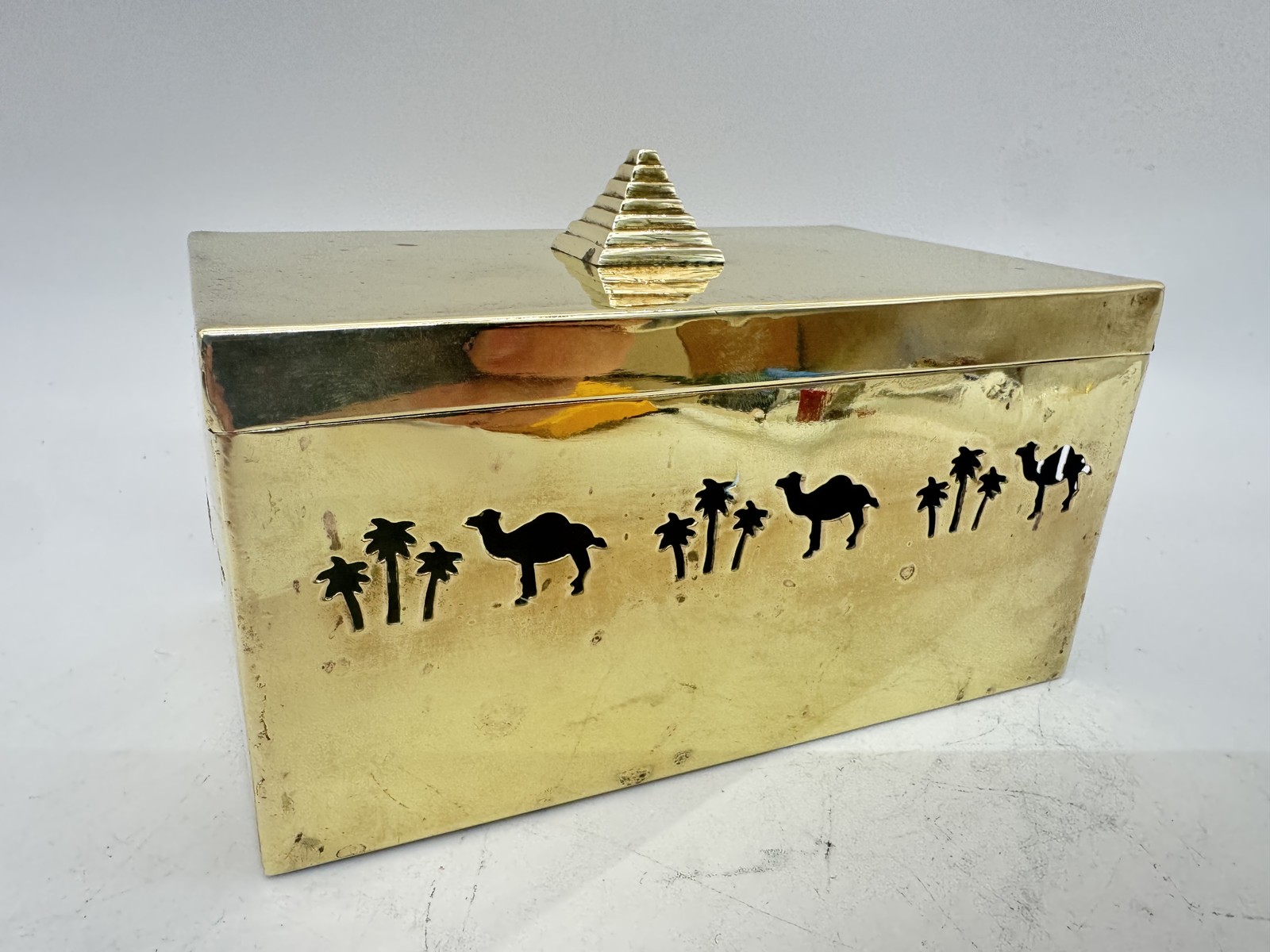 VTG Camel Cigarette Brass Tobacciana Box w/ Pyramid Lid Palm Trees