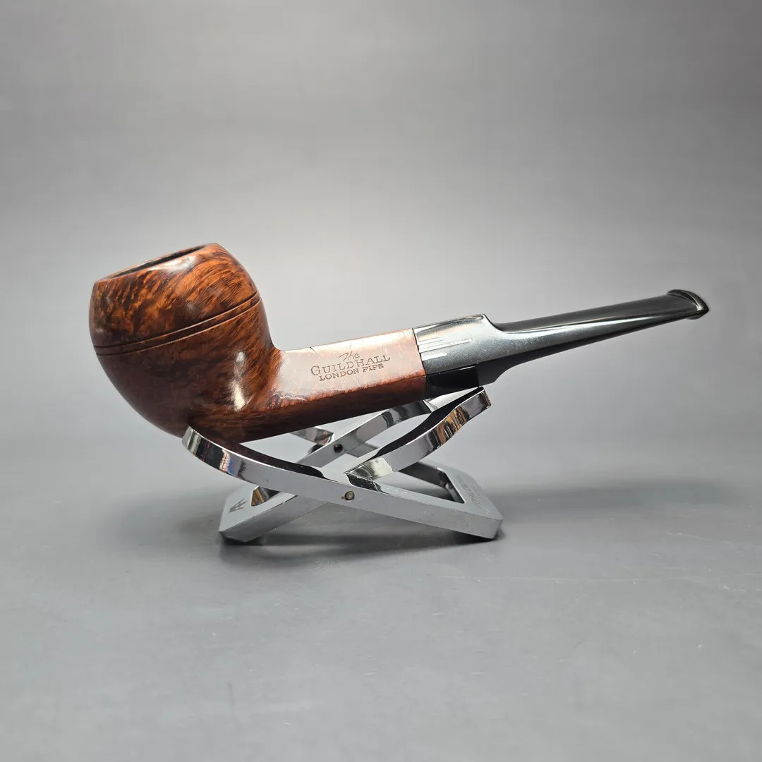 The Guildhall (Comoy’s) Classic 237 Smooth Estate Briar Pipe, English Estates