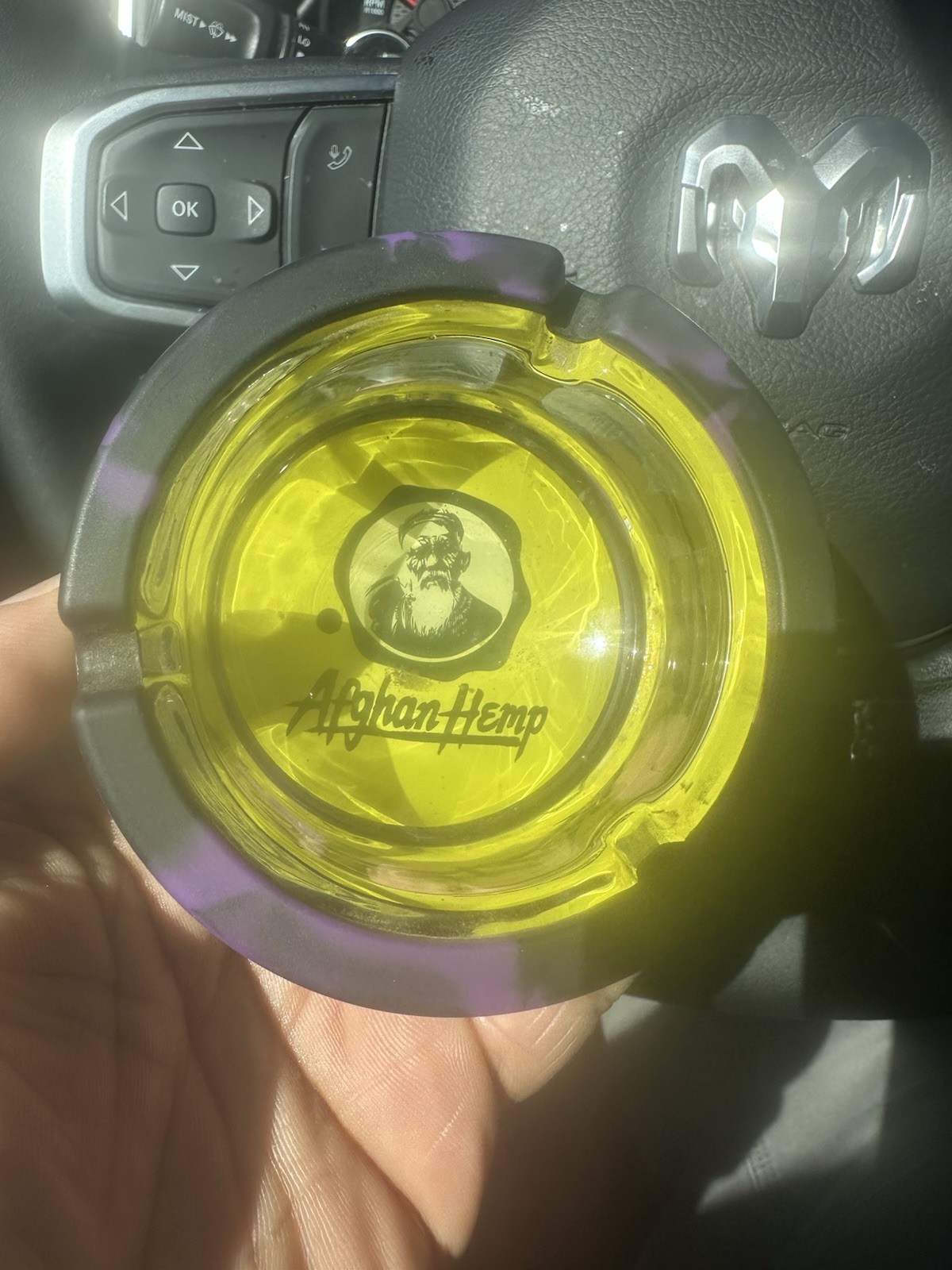 Alien Ape Glass Ashtray with Silicone Sleeve (Black Yellow), Shatter-Proof
