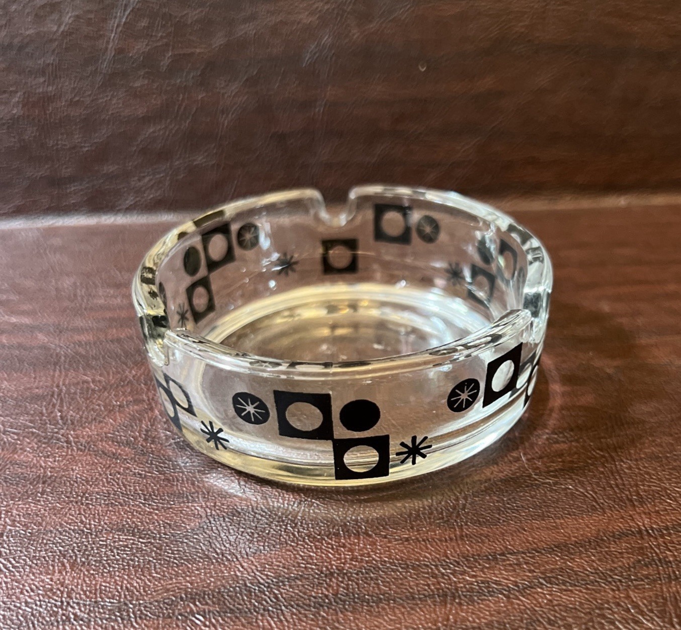 Vintage MCM Atomic Starburst Glass Ashtray Black Geometric Round 4″ Mid Century