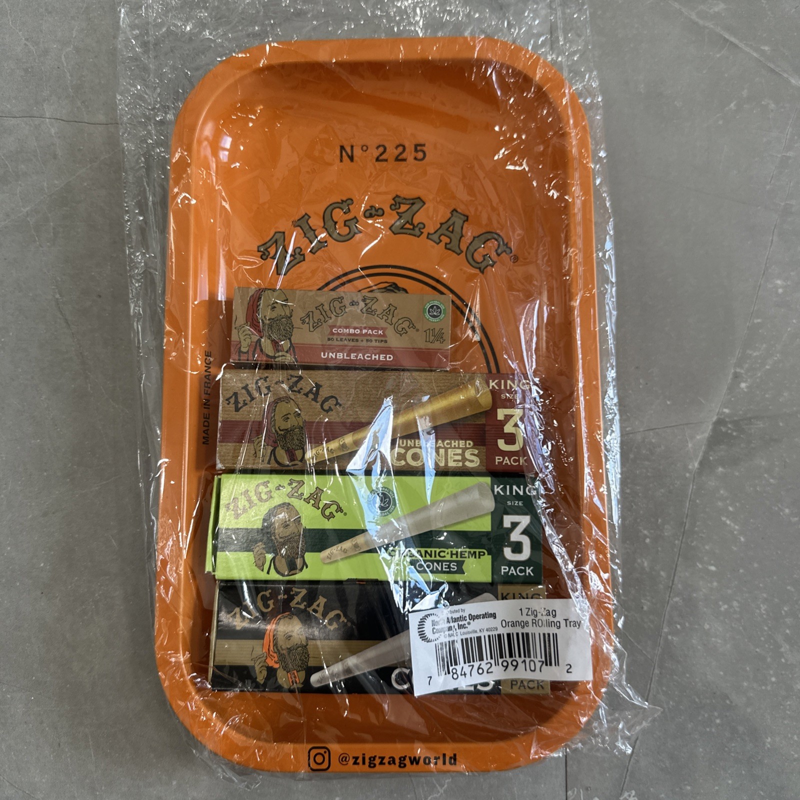 Zig Zag Small Green Rolling Tray – 1 piece