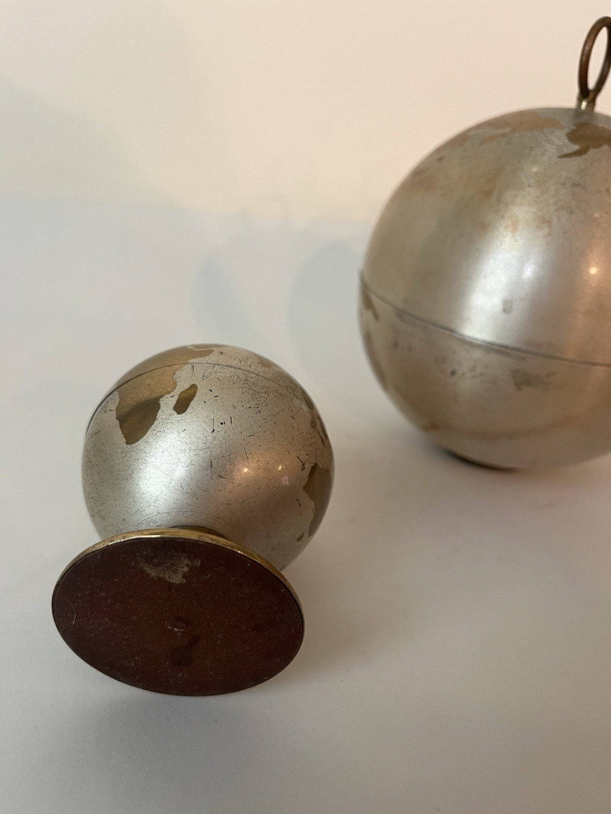 1950s/60s Globe Cigarette Dispenser With Matching lighter