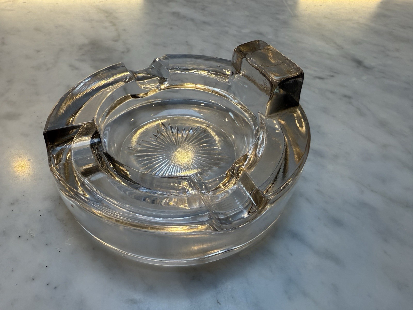 Vintage MCM Mid-Century Heavy Glass Starburst Ashtray w/Pipe Rest 4.5″