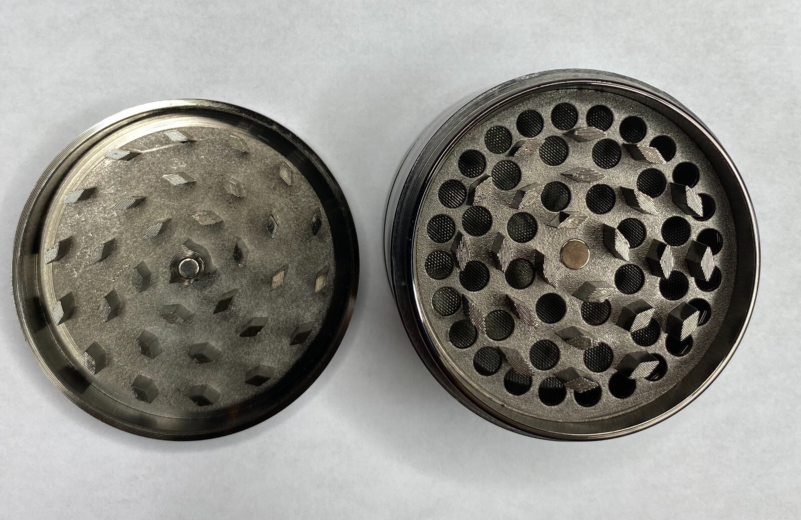 Herb Grinder 2.5″ inch Large Spice 4-Piece Crusher Metal Grey Dry Gift 63mm New