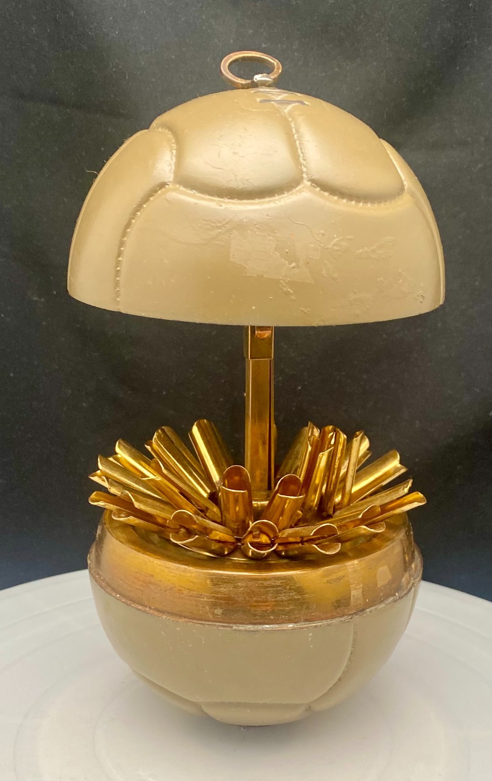 VTG MCM ROUND BRASS POP-UP CIGARETTE DISPENSER STAND, SOCCER BALL SHAPE, c1955 g