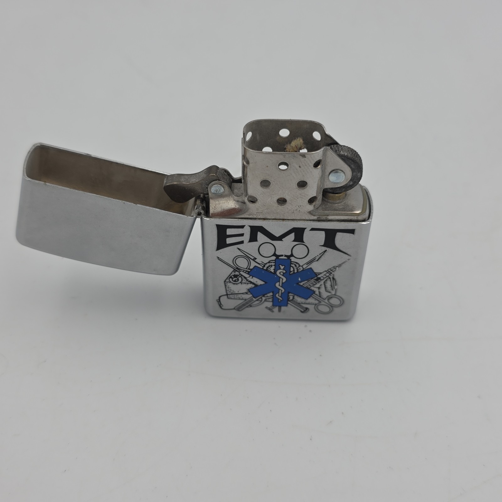 2000 Vintage Zippo Lighter – Star of Life – EMT Logo – EMT Needs Flint