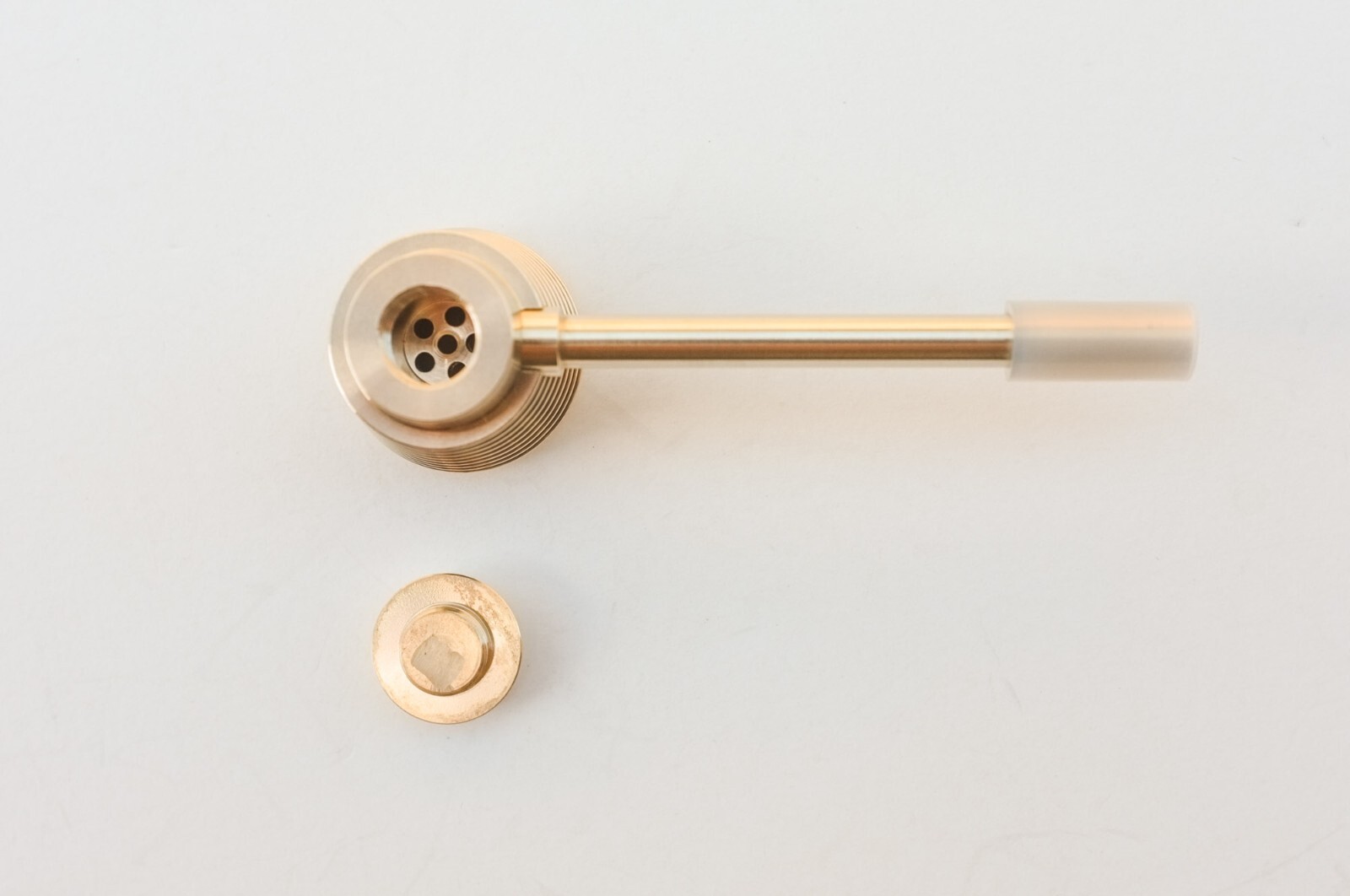 Brass Beehive Pipe Solid Brass Screenless Removable Tar Trap Precise CNC Machine