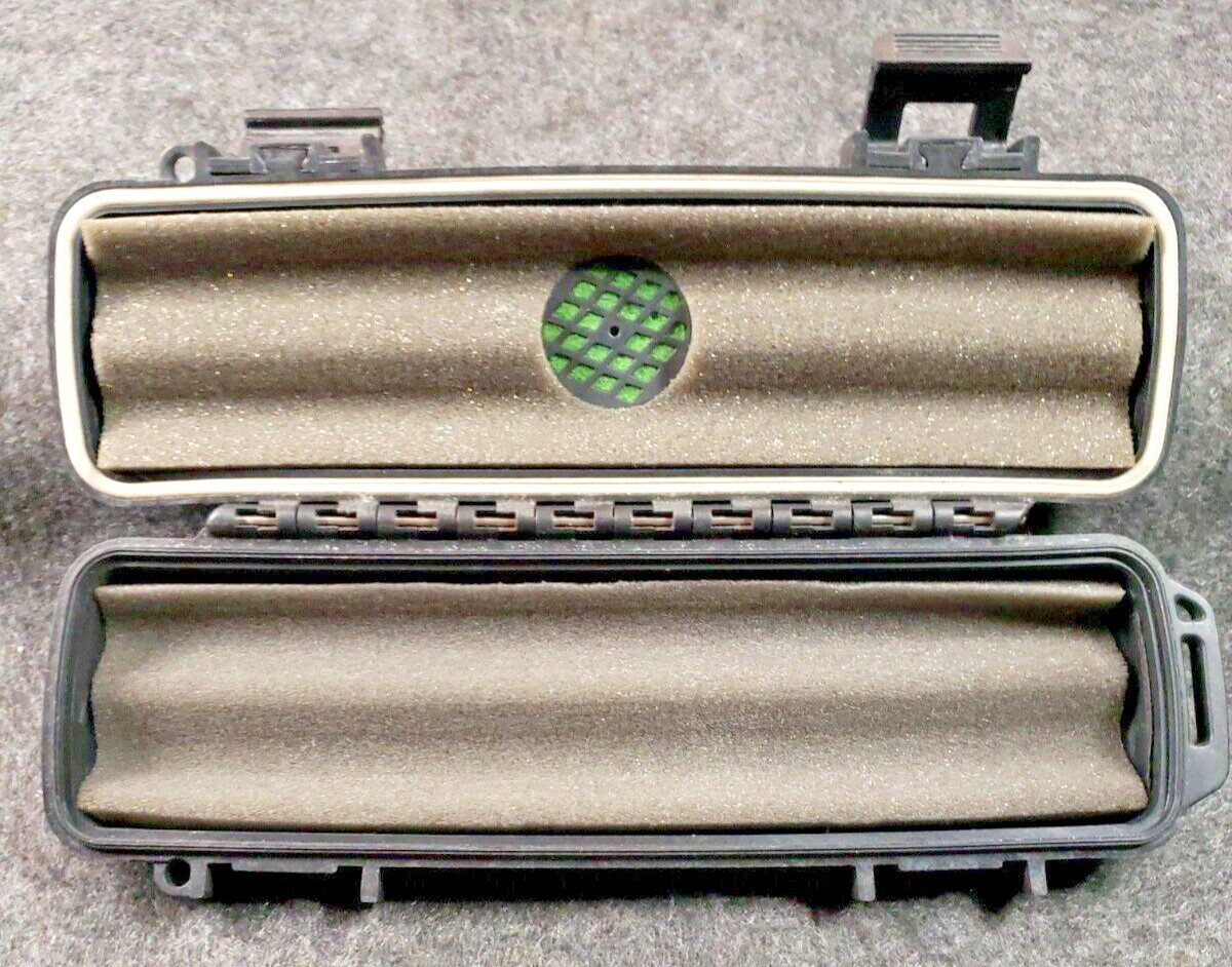 Megilla 2-ct Travel Humidor Excellent ……….. ………………..(C7B4)