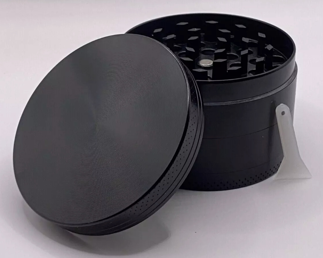 2.5″ 63mm Tobacco CBD Grinder Spice Large Alloy Smoke Crusher 4 Pieces Metal