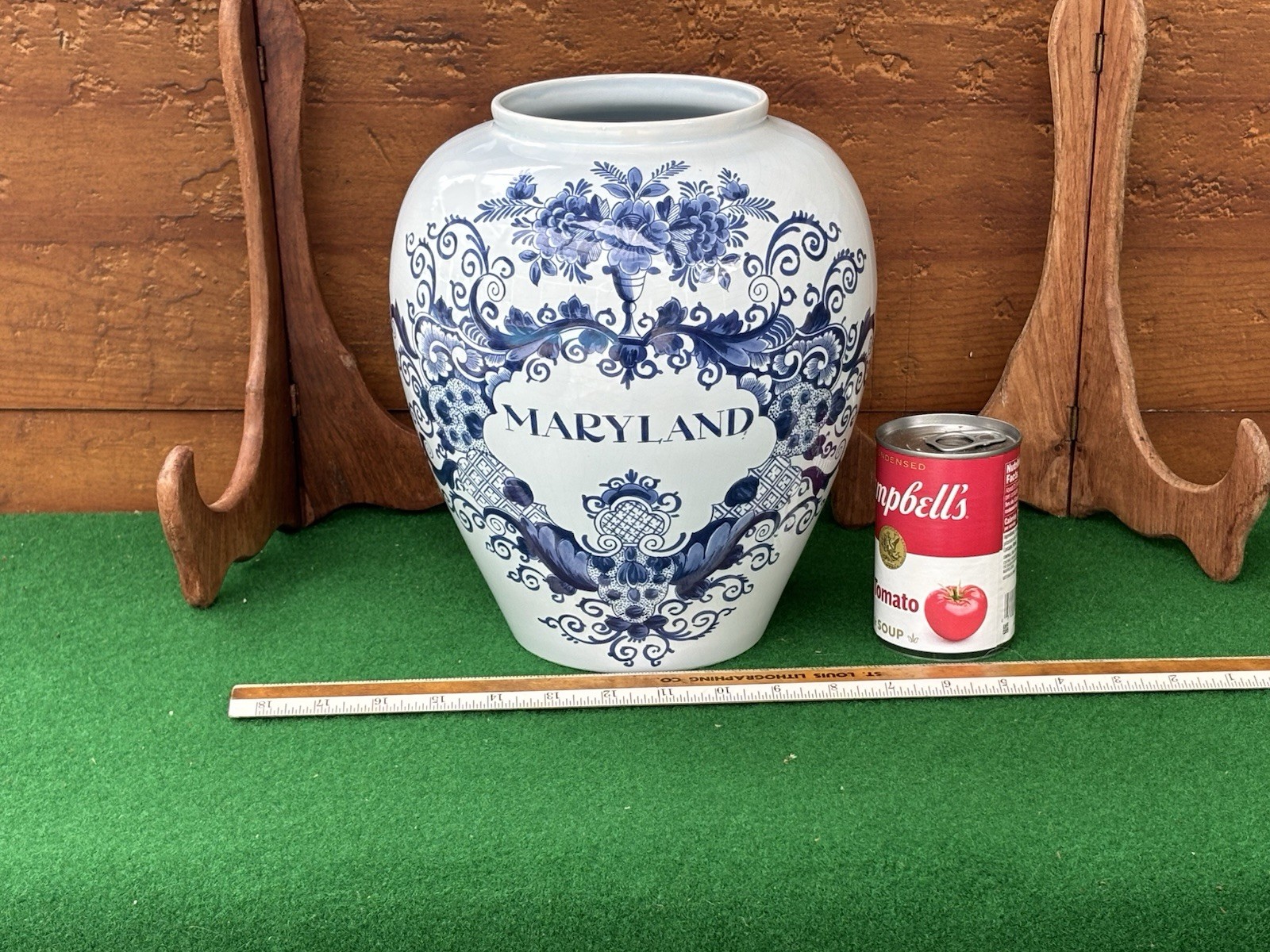 LG. DELFT MARYLAND TOBACCO JAR For COLONIAL WILLIAMSBURG RESTORATION (No Lid)