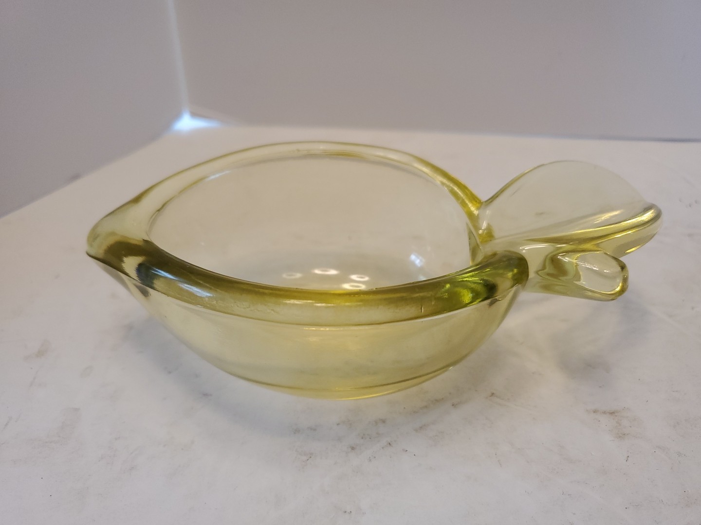 Vintage Mcm Blown Art Glass Yellow Lemon Shape – Ashtray – BEAUTIFUL! Retro
