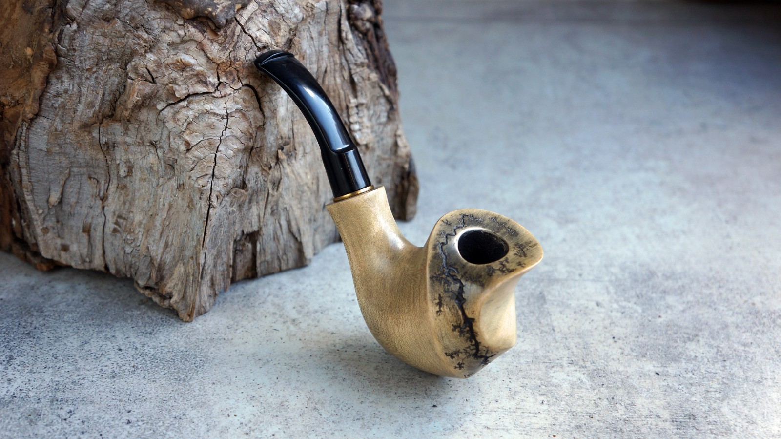Handcrafted Wooden Tobacco Pipe with Lightning Pattern, Pear Wood Smoking Pipe