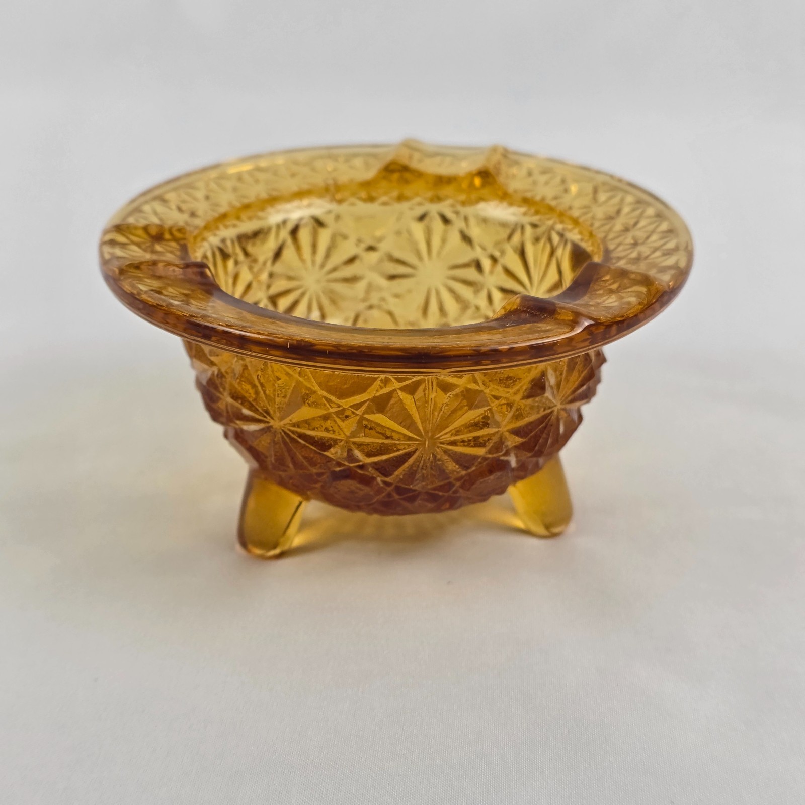 Vintage DAISY AND BUTTON AMBER L. E. Smith Glass Co. 3 Footed ASHTRAY Pressed