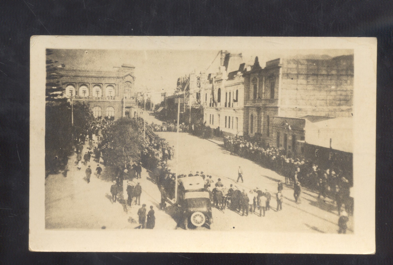 RPPC COLUMBIA MISSOURI DOWNTOWN STREET SCENE OLD CARS REAL PHOTO POSTCARD