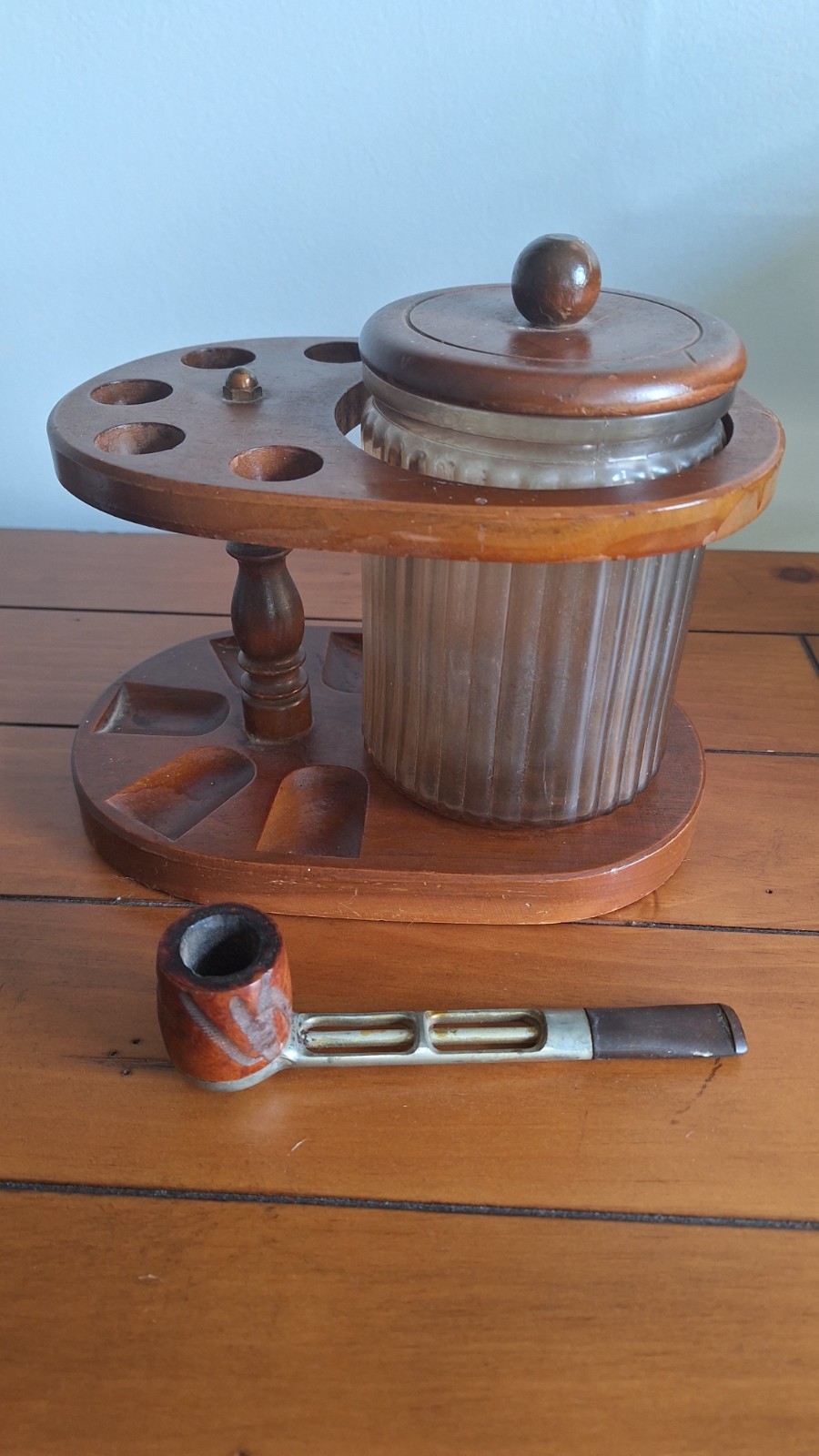 Vintage Decatur Walnut Pipe Rack Humidor Jar Holds 5 Pipes w/ 1 Vintage Pipe.