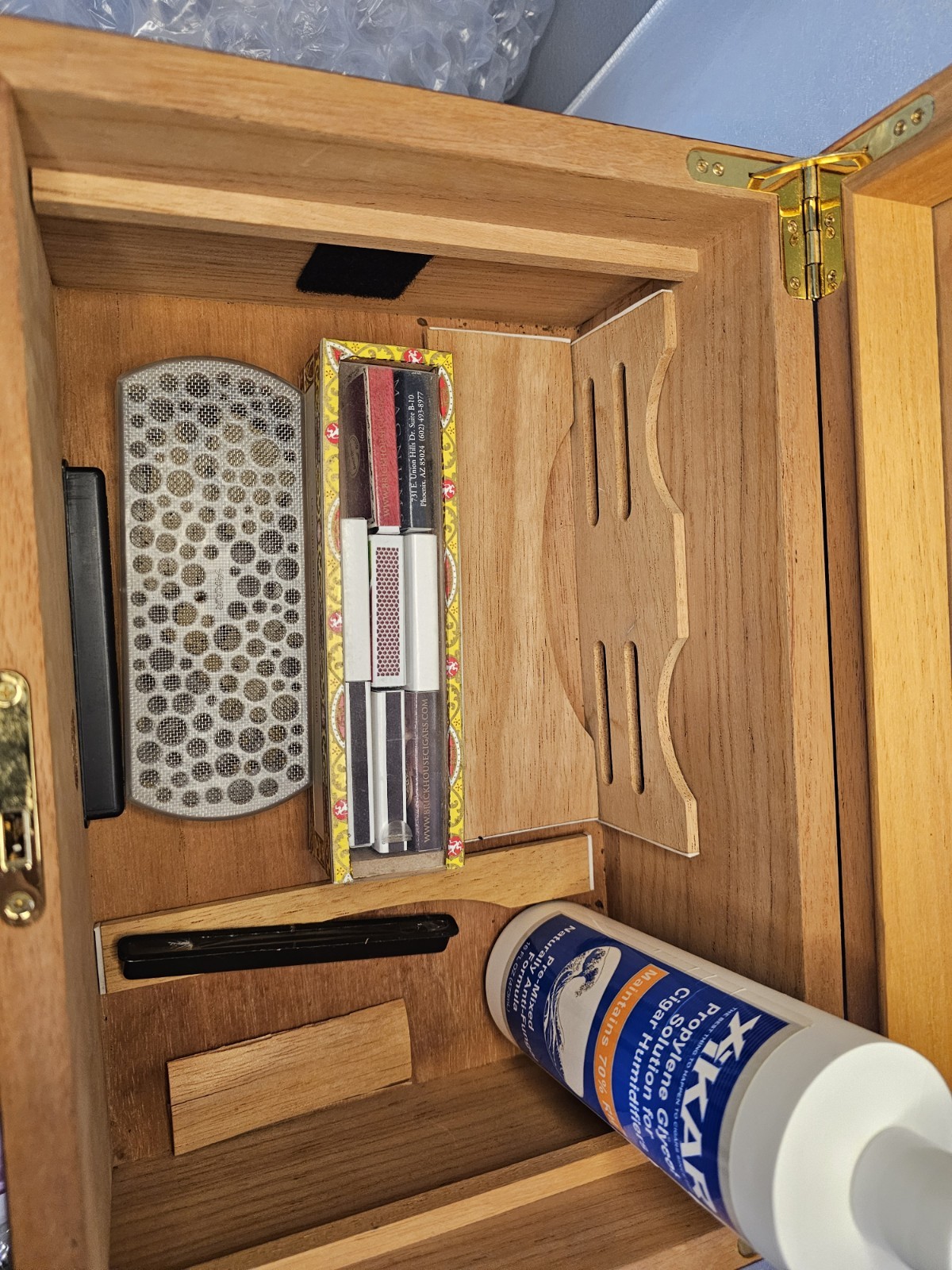 Beautiful Glass Top Westinghouse Cigar Humidor With Dividers. Cedar Lined