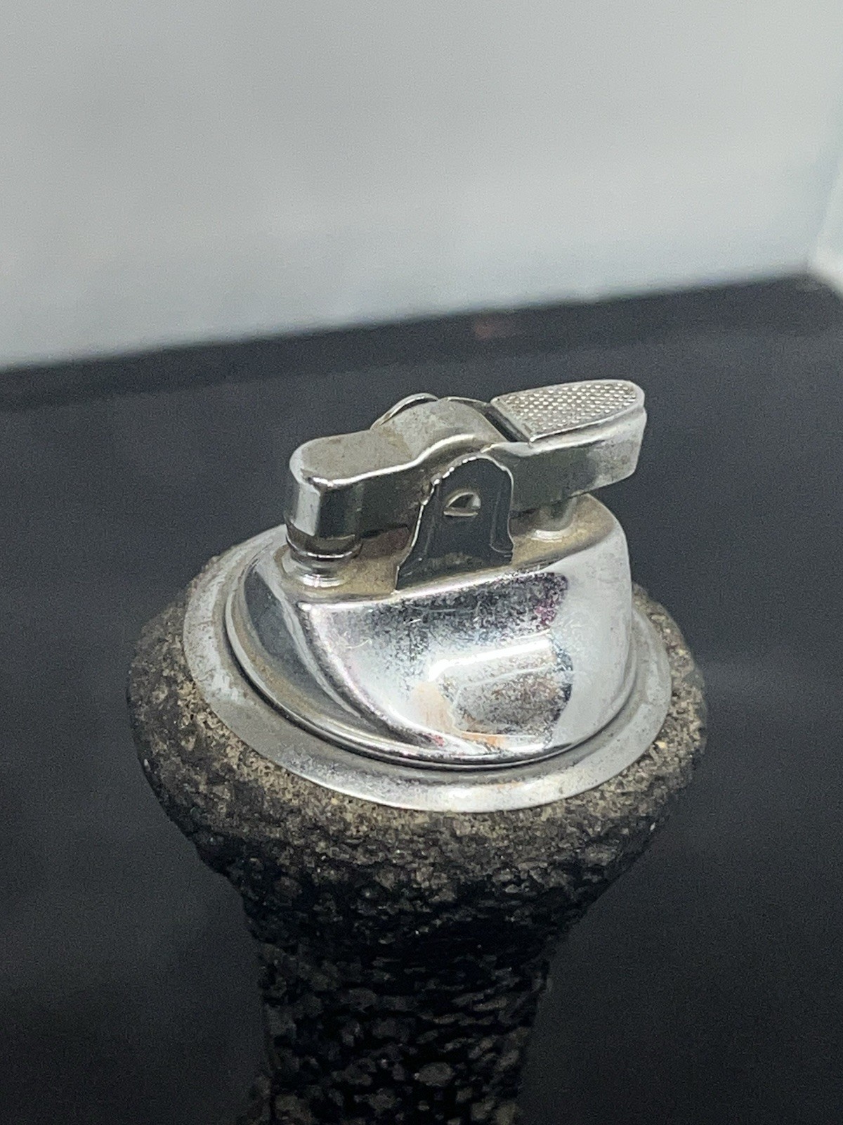 HAWAII LAVA Rock VINTAGE TABLE Cigarette LIGHTER